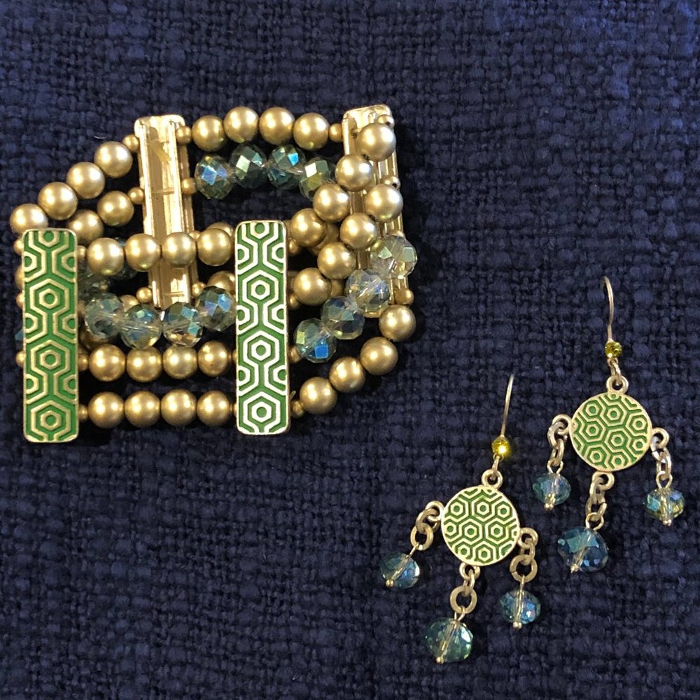 Beaded bracelet and earrings set